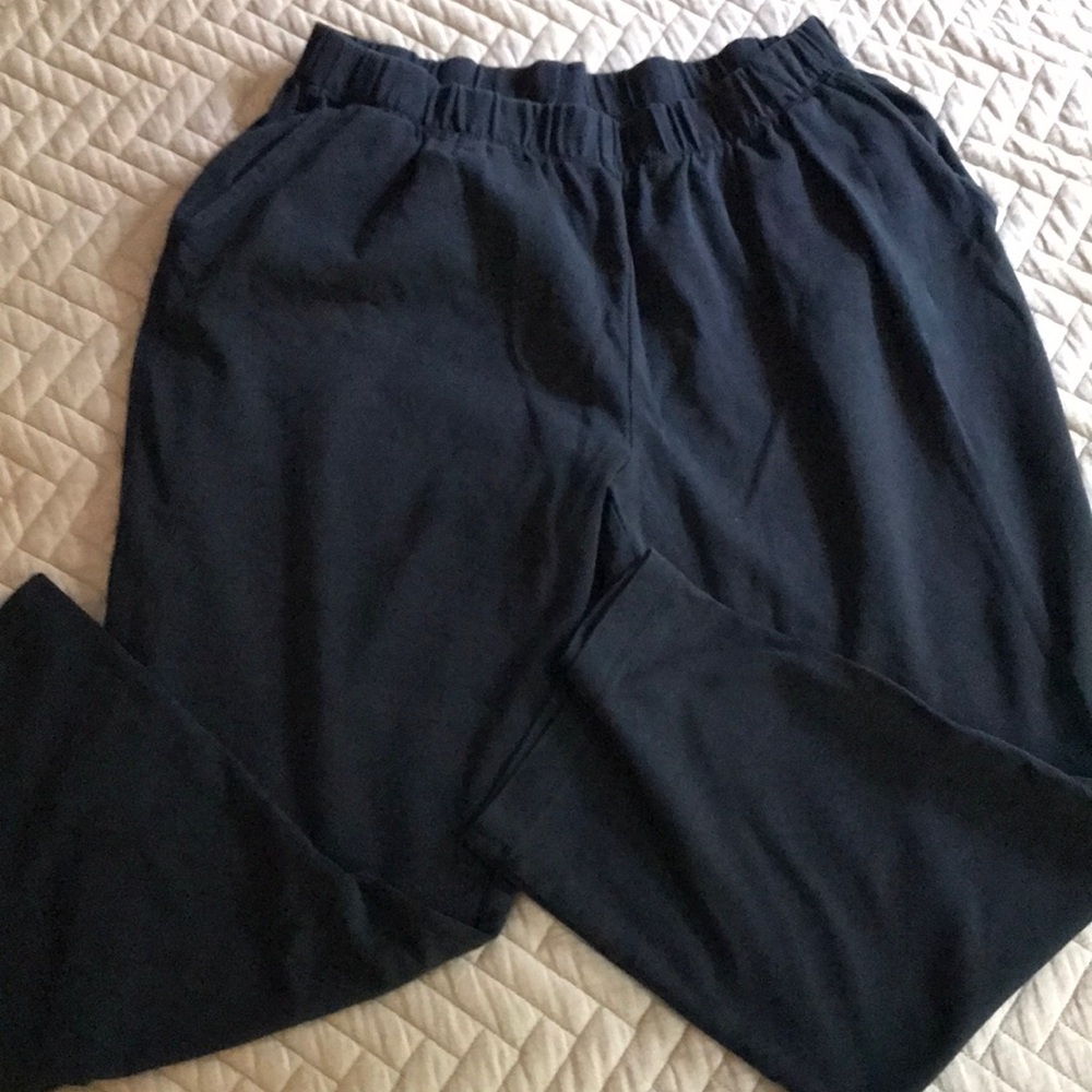 Lands' End Black Ladies sport knit straight leg Elastic Waist pants